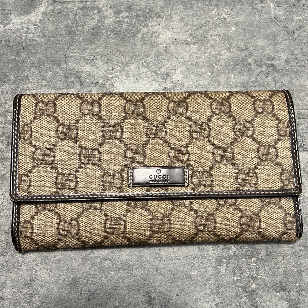 Gucci Supreme Coated Canvas Flap Wallet Interlocking GG